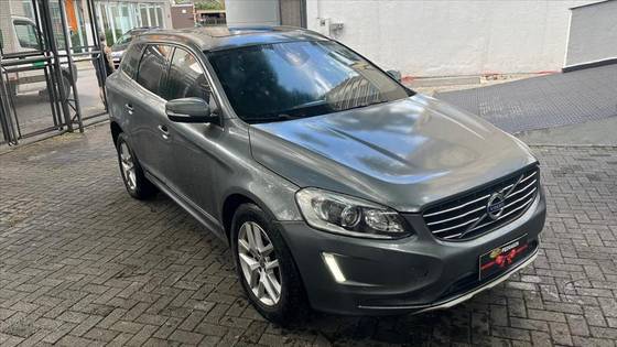 VOLVO XC60 2.0 T5 MOMENTUM GASOLINA 4P AUTOMÁTICO